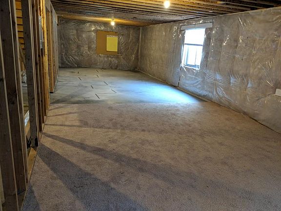 3rd image of 325 N Pointe Dr