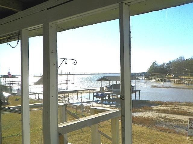 1st image of 2161 Lakeview Dr
