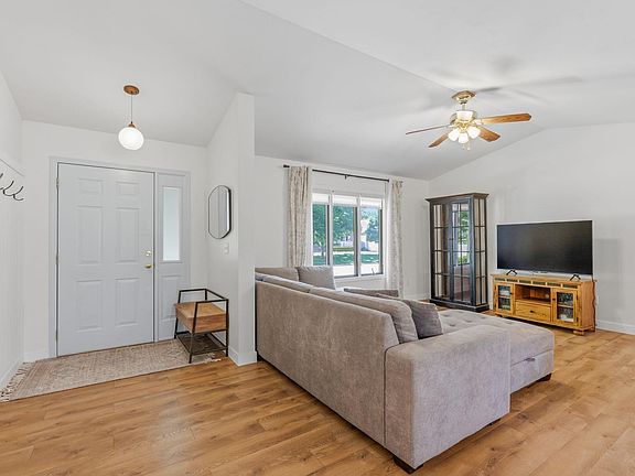 5th image of 506 Wedgewood Ct