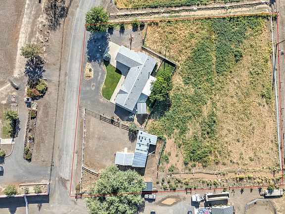 4th image of 1185 Snowflower Rd