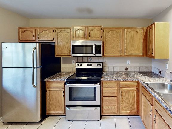 4th image of 3236 Summercroft Ln