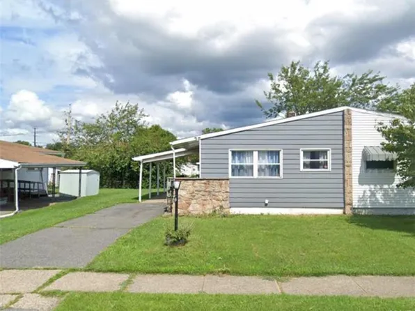 1530 Elayne St, Bethlehem, PA 18017
