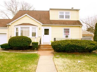 2204 6th St, East Meadow, NY