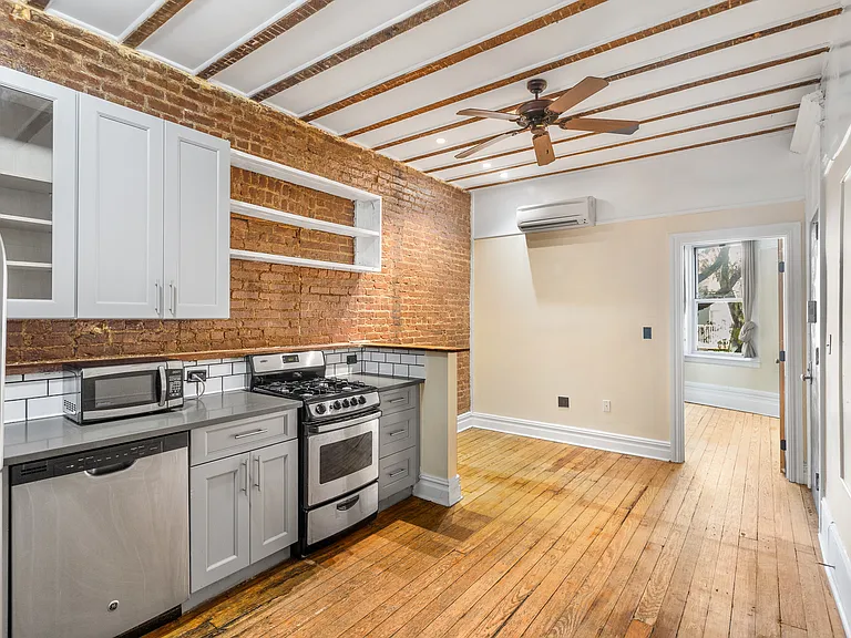2408 Webster Ave #1N — Photo 5