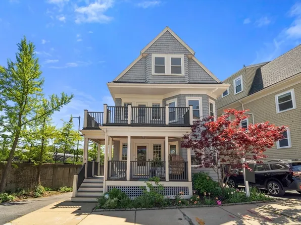 8 Asticou Rd #B, Jamaica Plain, MA 02130