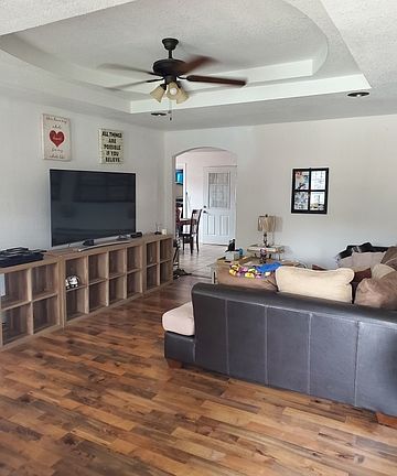 3rd image of 855 Taft Blvd