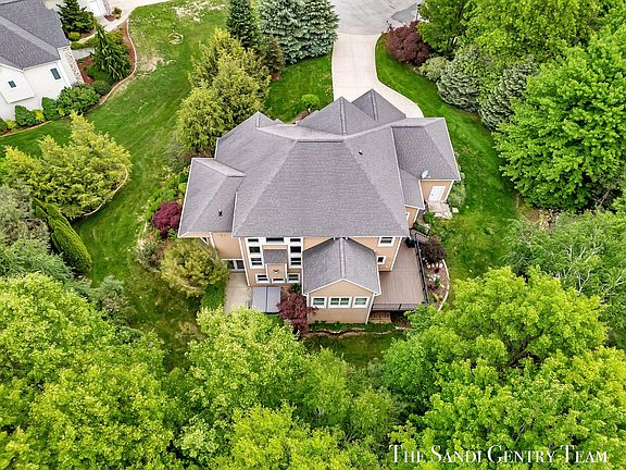 3rd image of 16715 Pond Creek Ct