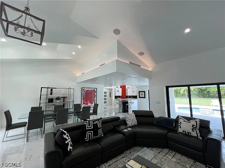 1919 Countess Ct — Photo 7