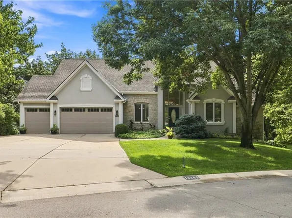 15145 Pawnee Cir, Leawood, KS 66224