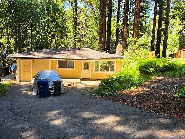 Lakeside Dr — Photo 13