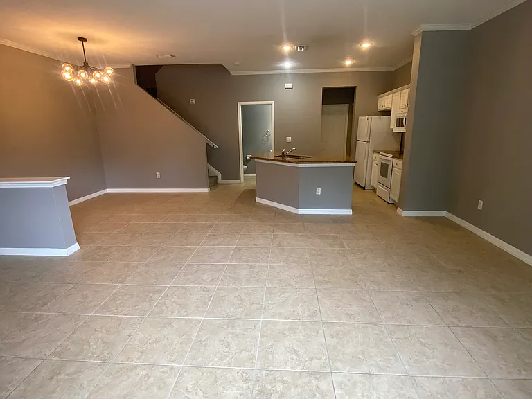7441 Arlington Grove Cir — Photo 3