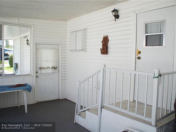 5th image of 2431 SW 52nd St