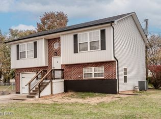 685 Shelton Rd, Radcliff, KY 40160