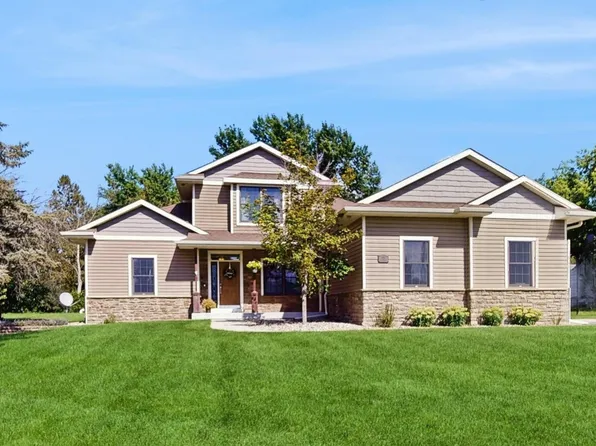416 S Cottonwood St, Roland, IA 50236
