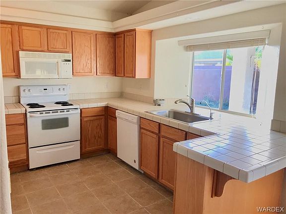 4th image of 2433 E Prickly Pear Dr