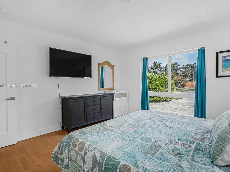 633 N Crescent Dr — Photo 30