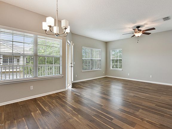 5th image of 1747 Forest Lake Cir E APT 3