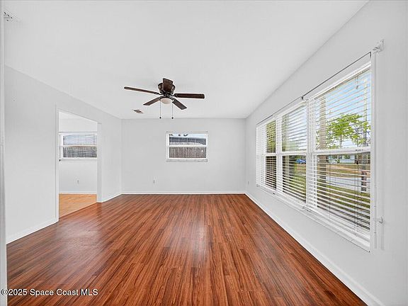 4th image of 1423 Brook Dr