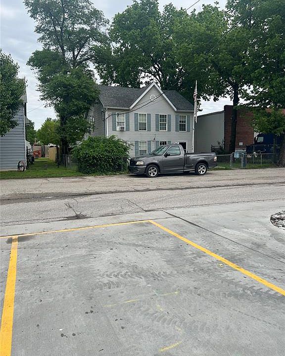 1st image of 628 Marshall Rd