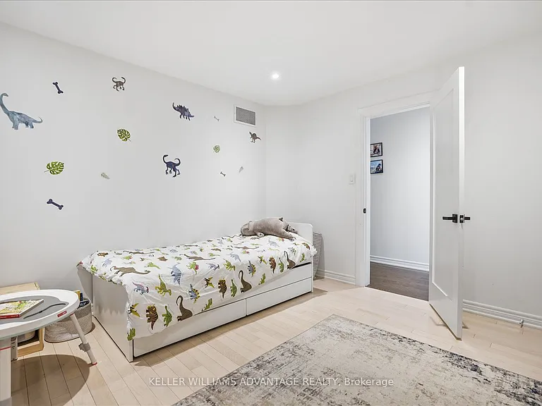 40 Sarah Ashbridge Ave #MAIN — Photo 17