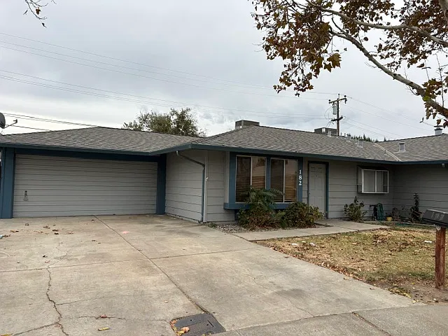 2 bed, $2,300 — Photo 1