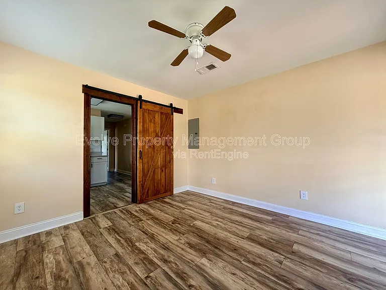 679 Harrell St — Photo 5