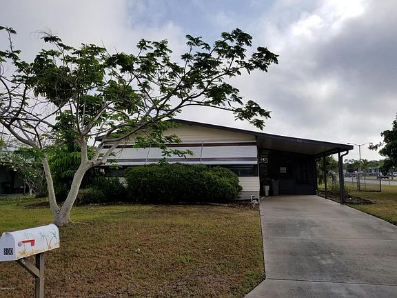 3rd image of 800 Waterway Dr