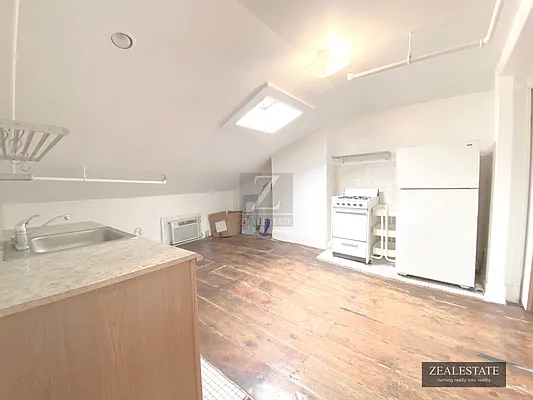 Rented by ZealEstate Group Inc | media 30