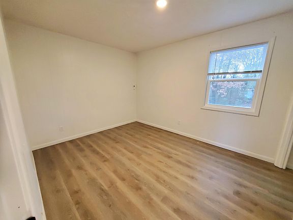 5th image of 112 Becky Dr #219