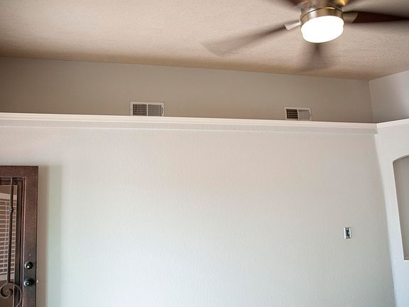 4th image of 12936 Beto Portugal Ln