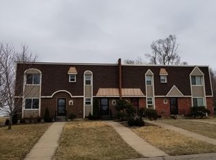 900 SW Kingscross Rd, Blue Springs, MO 64014