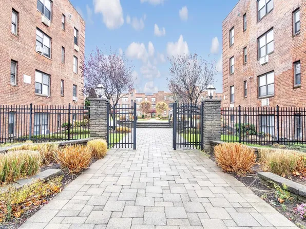 1 Jefferson Ave #E6, Rockville Centre, NY 11570