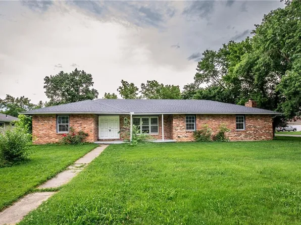 818 Sycamore St, Lacygne, KS 66040