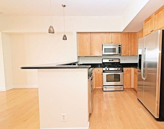 5th image of 550 Pleasant St Suite 309