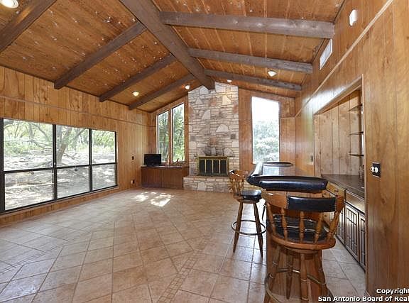 4th image of 9640 Windwood Dr