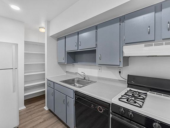 4th image of 133 Hessian Hills Cir APT 1