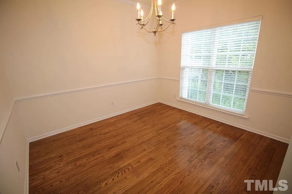 3 bed, 2.5 bath, 1650 sqft, $2,350 — Photo 4
