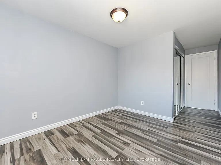72 Carleton Pl #72 — Photo 21