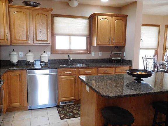 3rd image of 302 Churchill Dr