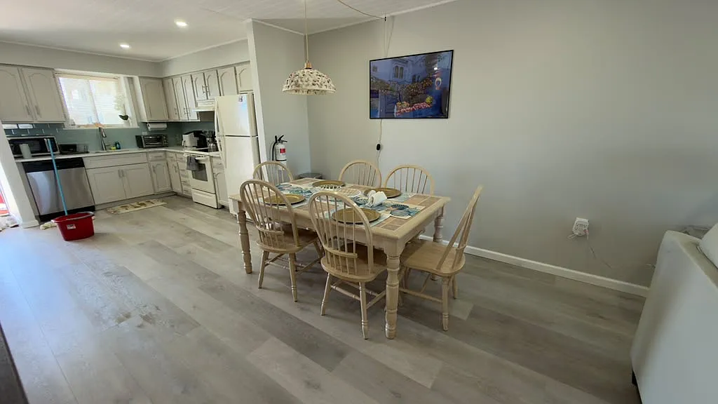 2 bed, 1.5 bath, 1000 sqft, $2,000 — Photo 3