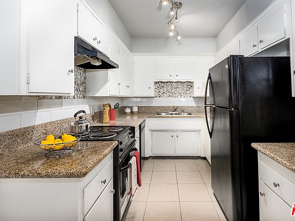 5th image of 900 Kincaid Ave APT 3