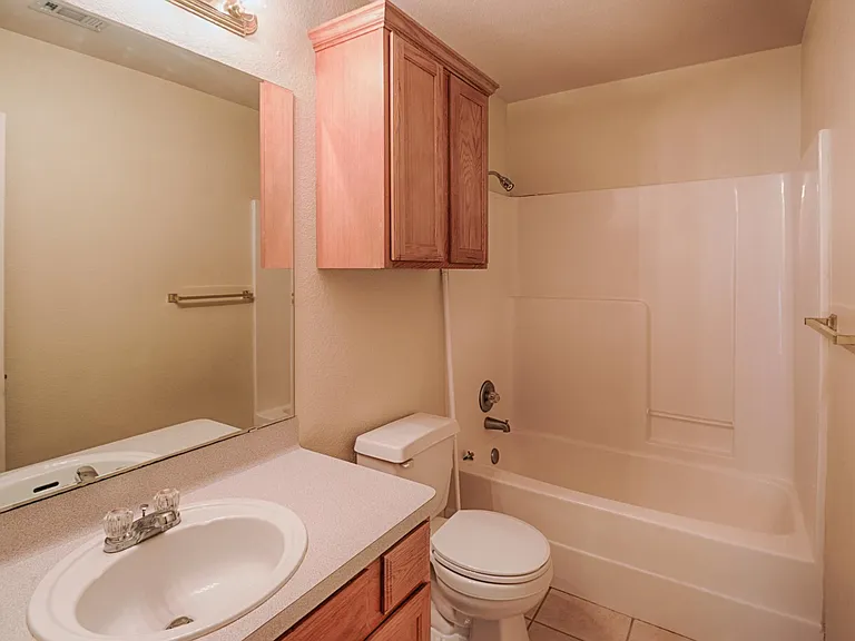 3612 Oldenburg Ct — Photo 11