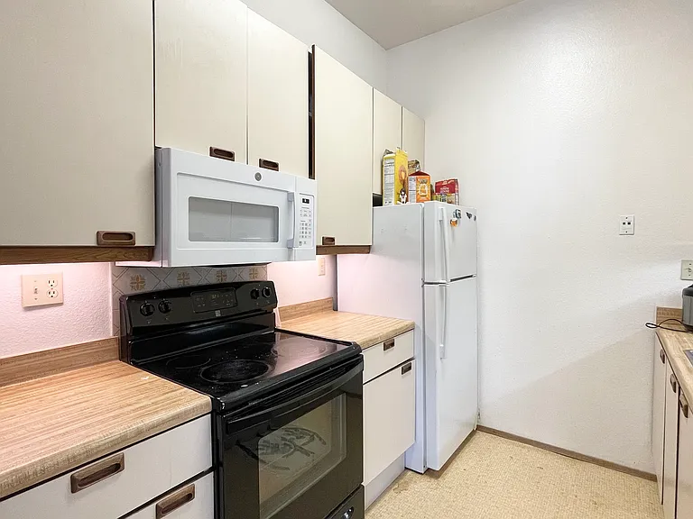 8328 Regents Rd #2A — Photo 12