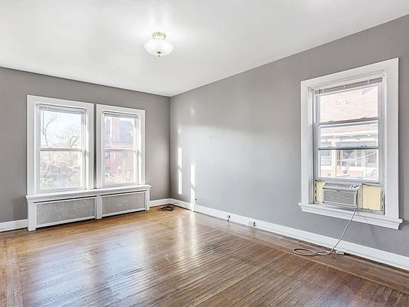 3rd image of 5715 Elgin St APT 2