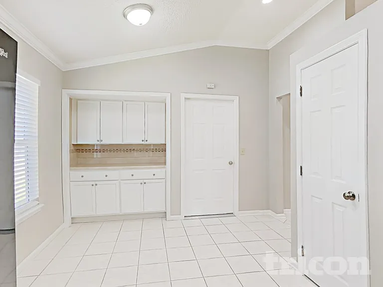 7839 Spring Branch Dr S — Photo 4