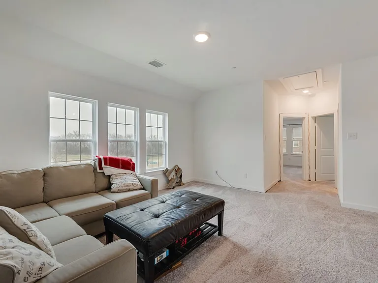 442 Matthew Dr — Photo 22