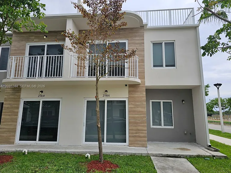25806 SW 144th Ct #25806 — Photo 2