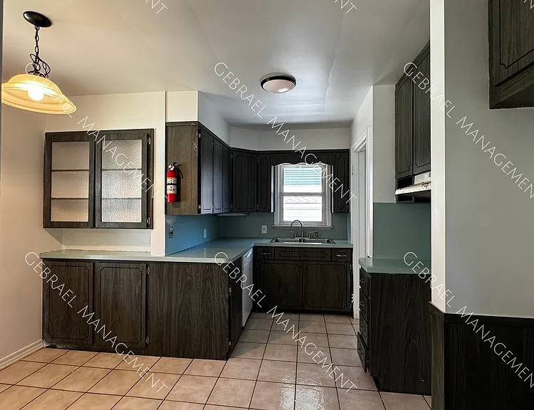 310 Chandler St — Photo 3
