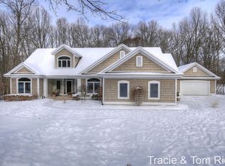 6074 Back 40 Dr NE, Belmont, MI 49306