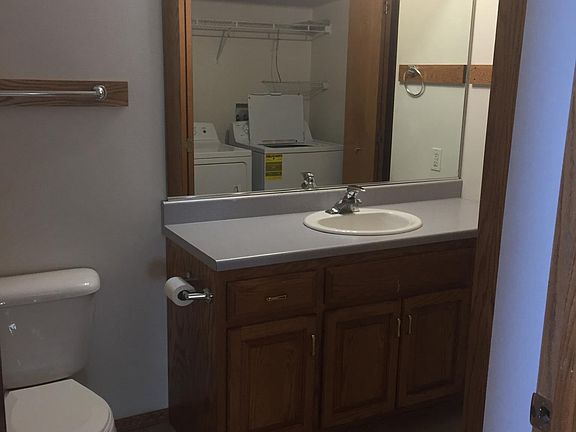 Main/master bath with washer and dryer